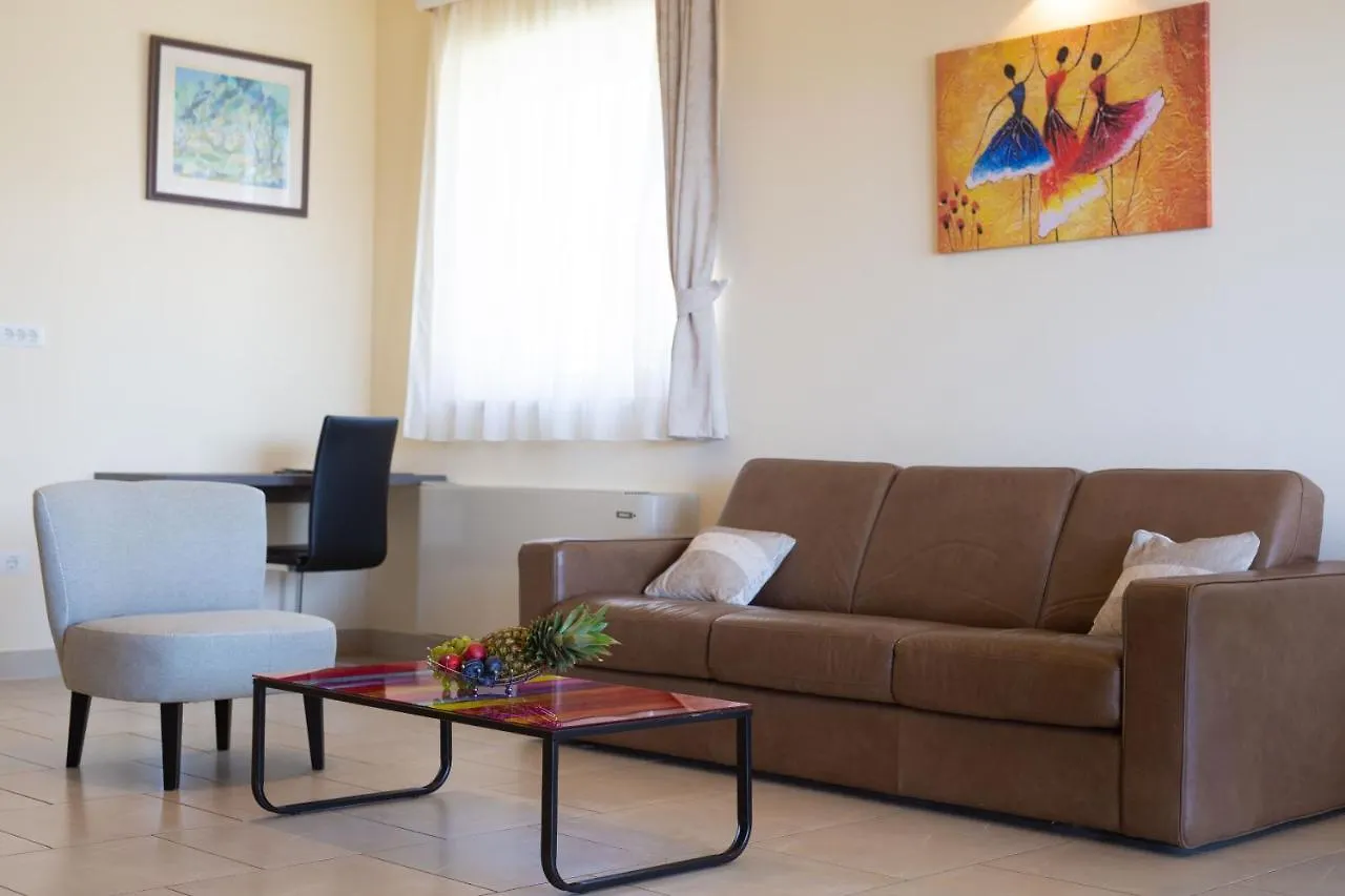 Apartments Royal Kornić 0*,